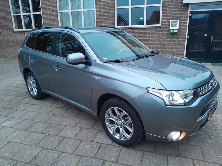 Mitsubishi Outlander 2.0 Dohc Mivec Phev 203pk 4WD CVT 5P, Auto's, Mitsubishi, Particulier, Outlander, Hybride Elektrisch/Benzine