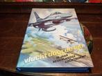 Boek,: Vlucht door de tijd, 75 jaar Nederlandse Luchtvaart, Ophalen of Verzenden, Tweede Wereldoorlog, Zo goed als nieuw
