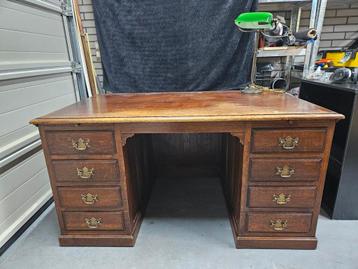 Mooi antiek engels bureau te koop beschikbaar voor biedingen
