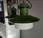 2x Lamp/hanglamp, mooi vintage/industrieel, emaille/melkglas, Huis en Inrichting, Lampen | Hanglampen, Minder dan 50 cm, Gebruikt