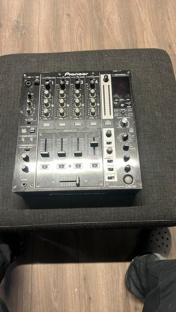 Mixer djm750 beschikbaar voor biedingen