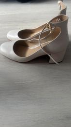 MKM pump, Kleding | Dames, Schoenen, Ophalen of Verzenden, Zo goed als nieuw, Beige