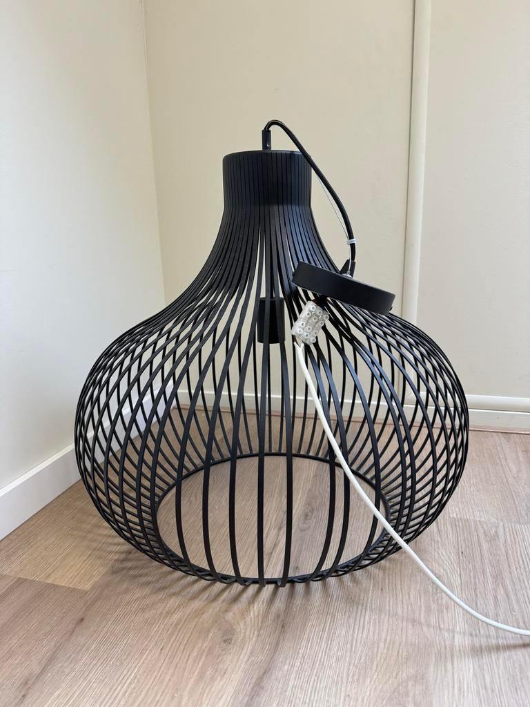 Moderne ronde stalen lamp - zwart, Huis en Inrichting, Lampen | Lampenkappen, Zo goed als nieuw, 50 cm of meer, Rond, Zwart, Ophalen