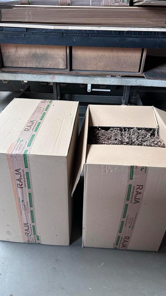 Opvulmateriaal - Karton Snippers - 2 Grote Dozen, Doe-het-zelf en Verbouw, Kratten en Dozen, Ophalen