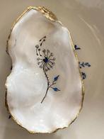 Oesterschelp met tere pluis bloem zwart blauw goud, Ophalen of Verzenden