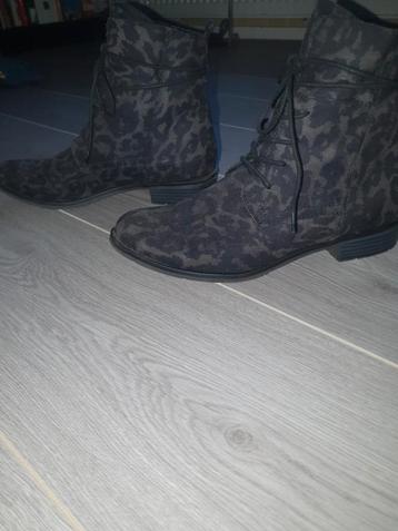 Laarzen met print beschikbaar voor biedingen