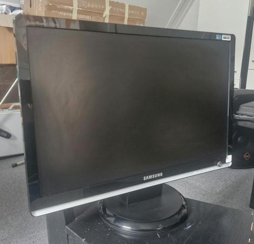 pc monitor / beeldscherm (Samsung & Benq), Computers en Software, Monitoren, Gebruikt, 60 Hz of minder, TN, Ophalen