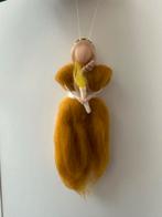 Handgemaakte Lontwol Engel - Waldorf/Montessori, Hobby en Vrije tijd, Ophalen of Verzenden, Nieuw, Versiering, Wolvilt