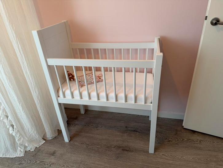 Kidsmill Wieg Noa Mat Wit, Kinderen en Baby's, Babywiegjes en Ledikanten, Zo goed als nieuw, Wieg, Ophalen of Verzenden