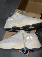 Yeezy Boost 700, Kleding | Heren, Schoenen, Overige kleuren, Ophalen of Verzenden, Sneakers of Gympen, Adidas Yeezy