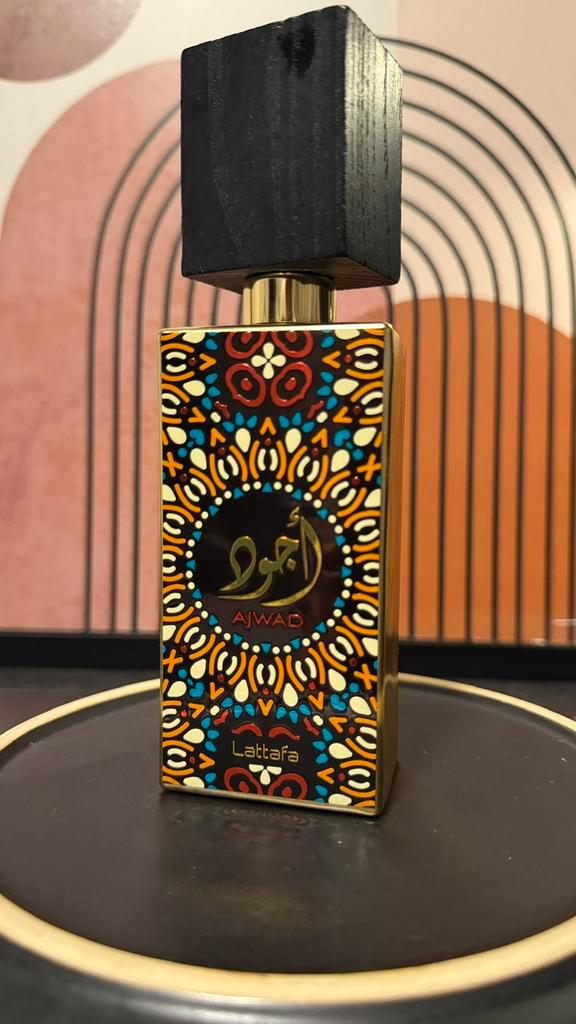 Lattafa Ajwad tester, Sieraden, Tassen en Uiterlijk, Uiterlijk | Parfum, Zo goed als nieuw, Ophalen of Verzenden