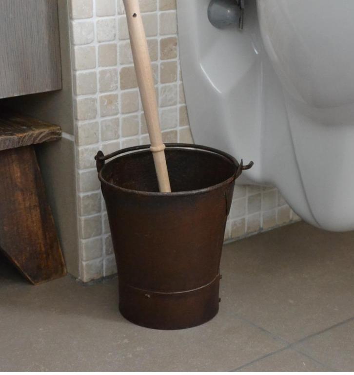 WC - Borstelhouder - Ouderwetse emmer roestig Landelijk, Huis en Inrichting, Badkamer | Badtextiel en Accessoires, Nieuw, Overige typen