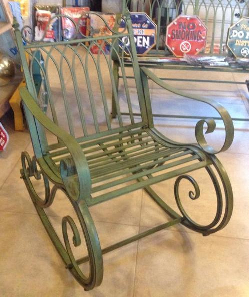 Hele leuke degelijke ijzeren schommel stoel., Tuin en Terras, Tuinstoelen, Nieuw, Metaal, Ophalen of Verzenden