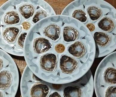 Prachtig vintage oesterbord van Faïence de Saint-Amand, Huis en Inrichting, Keuken | Servies, Bord(en), Overige stijlen, Aardewerk