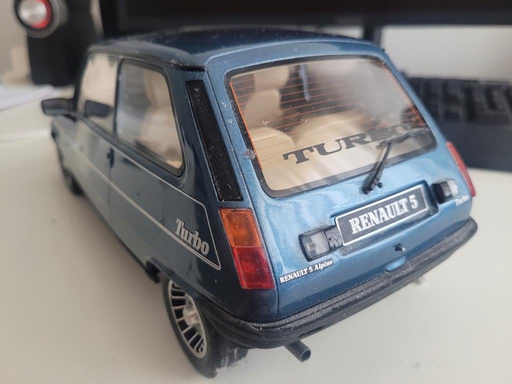 Renault 5 turbo 1/12, Hobby en Vrije tijd, Modelauto's | 1:5 tot 1:12, N, Ophalen of Verzenden, 1:9 t/m 1:12, Auto