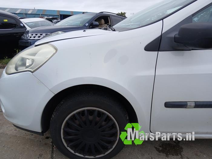 Scherm links-voor van een Renault Clio, Auto-onderdelen, Carrosserie en Plaatwerk, Renault, Gebruikt, 3 maanden garantie, Ophalen of Verzenden