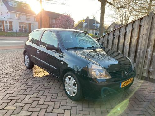 Renault Clio 1.2 Autbas E3 2004 Zwart, Auto's, Renault, Particulier, Clio, Centrale vergrendeling, Radio, USB, Benzine, Euro 3