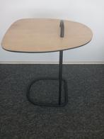 Bijzettafel met zwart onderstel met  handgreep, Minder dan 55 cm, Zo goed als nieuw, Overige vormen, Hout