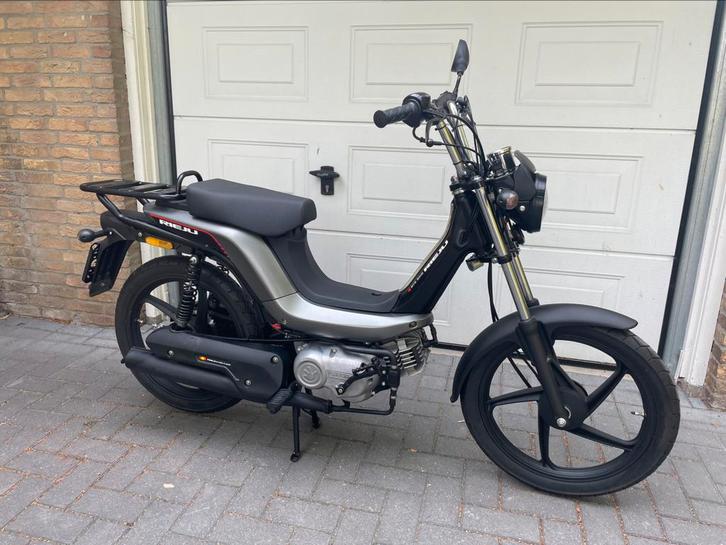 Rieju Bye Bike 2takt euro4 2022 nieuw brommer, Fietsen en Brommers, Brommers | Overige merken, Zo goed als nieuw, Maximaal 25 km/u