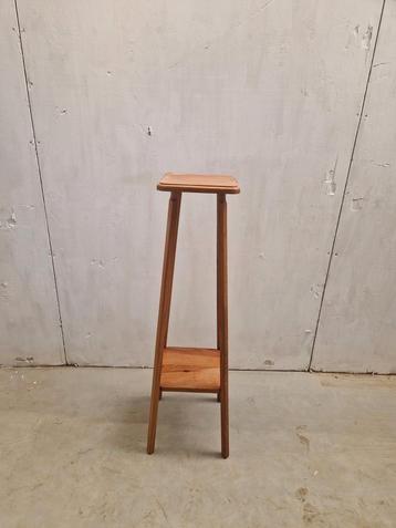 Vintage grenen plantentafel beschikbaar voor biedingen