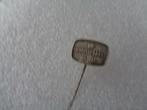 1 x Zilver Metaal Nooitgedagt 100 jr Schaats speldje.Speldje, Verzamelen, Speldjes, Pins en Buttons, Ophalen of Verzenden, Zo goed als nieuw
