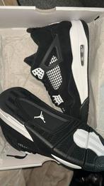Jordan 4 white thunder 44, Ophalen of Verzenden, Nieuw, Zwart