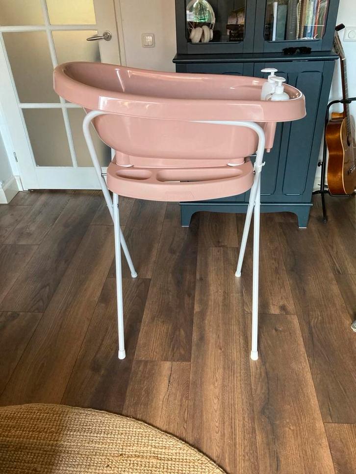 Bébé-jou Babybadje met thermometer, roze + Standaard, Kinderen en Baby's, Badjes en Verzorging, Zo goed als nieuw, Badje, Bébé-jou