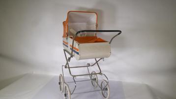 Vintage Poppenwagen – Jaren ’70 Oranje/Wit beschikbaar voor biedingen