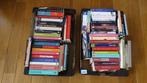 2 dozen met boeken: waargebeurde verhalen, totaal 2x30 stuks, Ophalen, Zo goed als nieuw, Verschillende onderwerpen