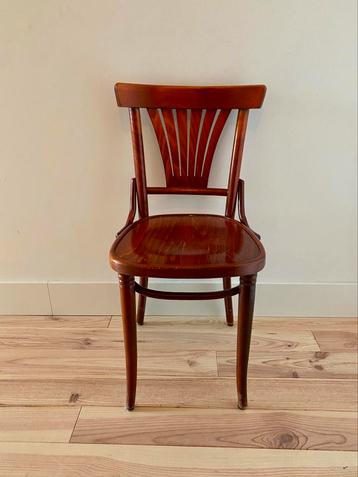 Vintage café stoel beschikbaar voor biedingen