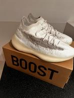 Yeezy 380 Calcite Glow - Maat 43 1/3, Ophalen of Verzenden, Zo goed als nieuw, Wit, Sneakers of Gympen