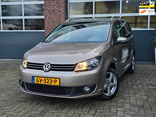 Volkswagen Touran 1.6 TDI Highline BlueMotion 7p. DSG|Clima, Auto's, Volkswagen, Bedrijf, Te koop, Touran, ABS, Airbags, Airconditioning
