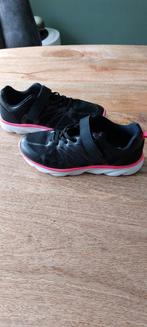 Meisjes gymschoenen zwart/roze maat 37, Meisje, Sportschoenen, Osaga, Ophalen of Verzenden