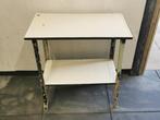 Industriële vintage stalen tafel met emaille bladen., Ophalen