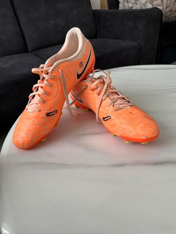 Voetbalschoenen maat 45,5 beschikbaar voor biedingen