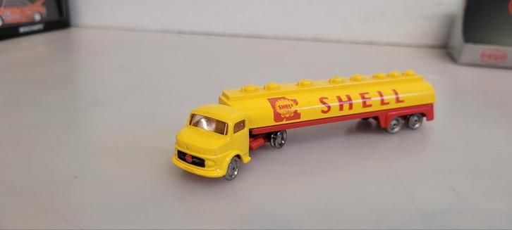 LEGO Mercedes tankwagen in SHELL uitvoering, Hobby en Vrije tijd, Modelauto's | 1:87, Zo goed als nieuw, Bus of Vrachtwagen, Overige merken