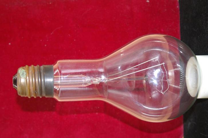 Grote gloeilamp E40, Huis en Inrichting, Lampen | Losse lampen, Zo goed als nieuw, Gloeilamp, 60 watt of meer, E27 (groot), Ophalen of Verzenden