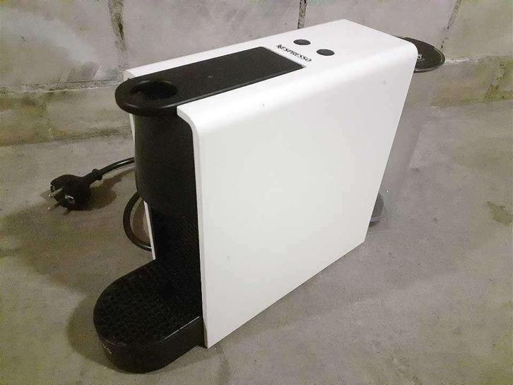 Krups Nespresso XN110 Essenza Mini espressoapparaat zgan. e3, Witgoed en Apparatuur, Koffiezetapparaten, Espresso apparaat, Ophalen of Verzenden