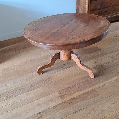 Antieke 17de eeuws ronde tafel op 3-spant, Antiek en Kunst, Antiek | Meubels | Tafels, Ophalen