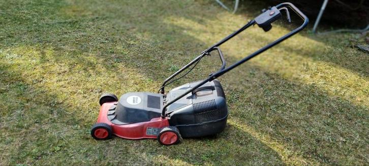 1 oude grasmaaier, Tuin en Terras, Grasmaaiers, Gebruikt, Cirkelmaaier, Ophalen