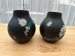 2x Hella Jongerius Jonsberg vaas IKEA - Zwart, Huis en Inrichting, Woonaccessoires | Vazen, Ophalen, Gebruikt, Zwart, Aardewerk of Porselein
