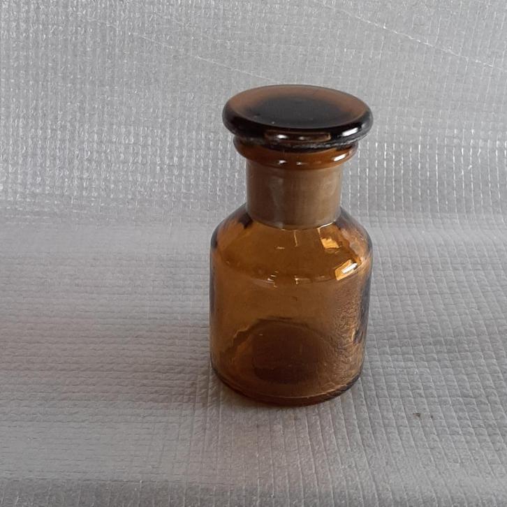 glazen stopflesjes bruin 30 ml./ apothekersflesjes klein, Huis en Inrichting, Keuken | Keukenbenodigdheden, Nieuw, Ophalen