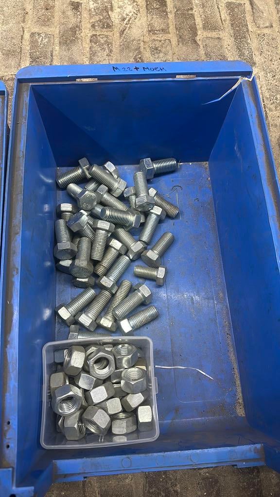 M22 x 50 bouten en moeren, Ophalen of Verzenden, Zo goed als nieuw, Minder dan 50 mm, Bouten of Moeren