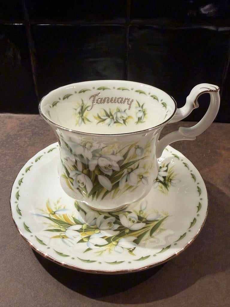 Royal Albert flower of the month January Snowdrops Kopje, Huis en Inrichting, Ophalen of Verzenden, Zo goed als nieuw, Overige stijlen
