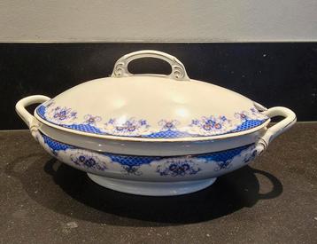 Antieke Terrine met Blauw Bloemmotief beschikbaar voor biedingen