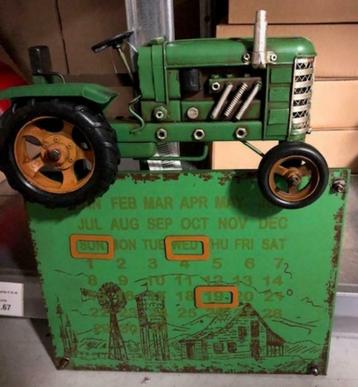 op=op tractor maandkalender kalender groen wandbord beschikbaar voor biedingen