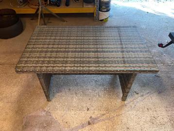 Lounge tuintafel  beschikbaar voor biedingen