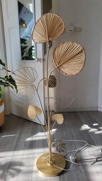 Gouden decoratieve lamp