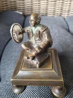 Bronzen beeldje schild is echt zilver, Antiek en Kunst, Ophalen of Verzenden