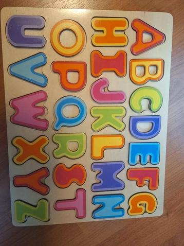 Alfabet Puzzel Houten Speelgoed beschikbaar voor biedingen
